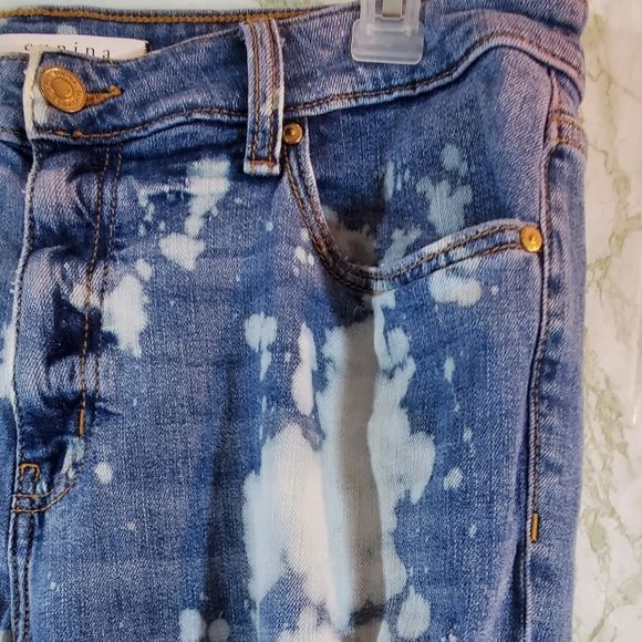 eunia Distressed Mid Rise Jeans - Picture 6 of 13
